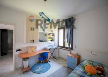 Camera / camera da letto - Apartment via dei pini
 
34, Montemarciano - photo 46