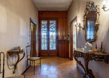 Hall / corridoio - Villa bixio
 
1, Casatenovo - foto 13
