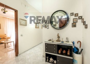 Hall / corridoio - Apartment Piazza Manganelli
 
13, Catania - photo 7