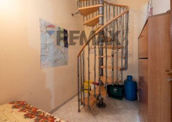 Scale - Apartment Piazza Manganelli
 
13, Catania - photo 24