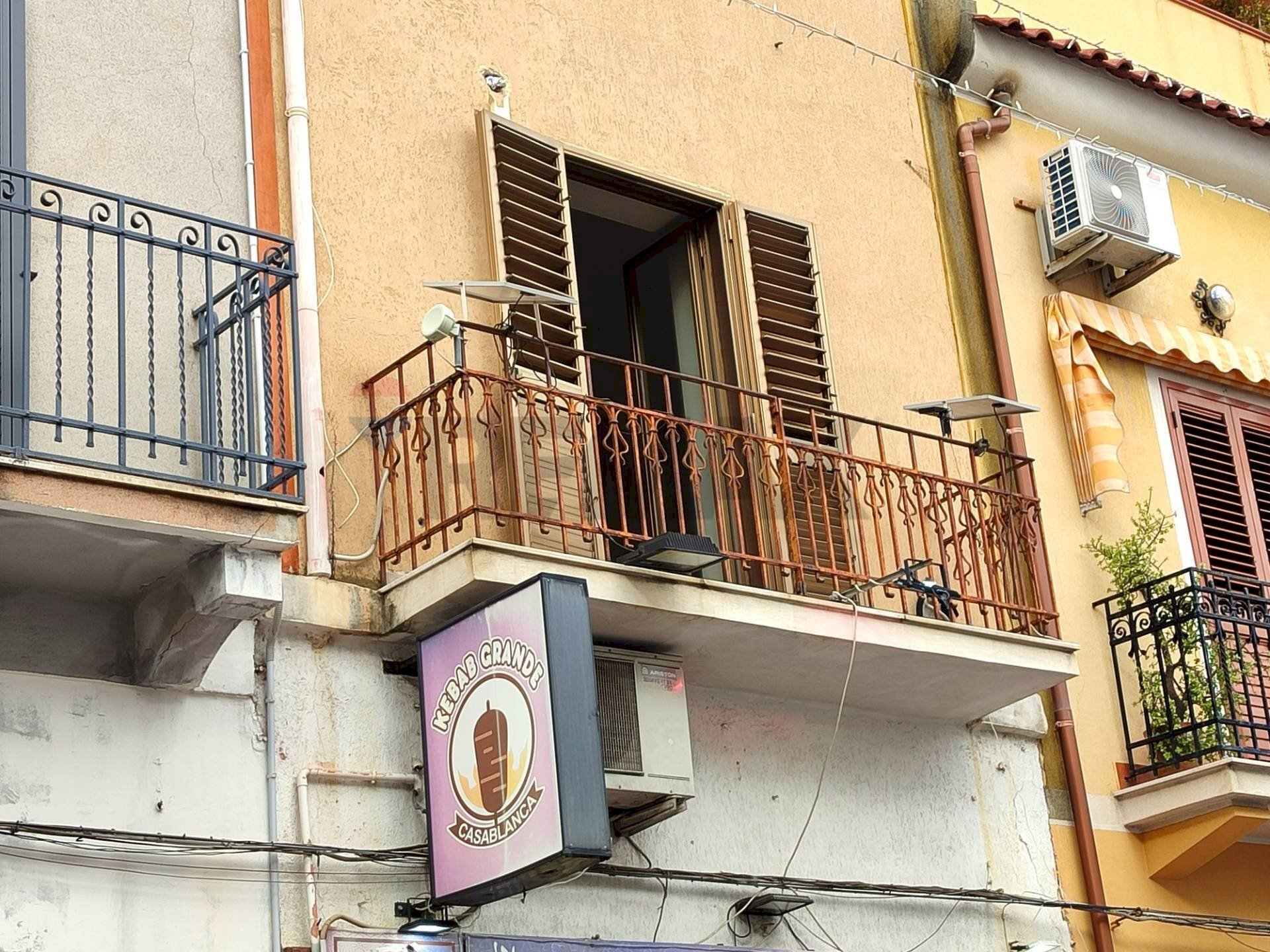 Edificio all\'aperto - Trilocale Via Regina Margherita
57, Santa Teresa di Riva - foto 2