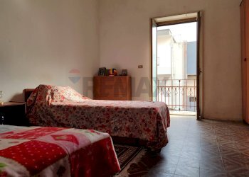 Camera / camera da letto - Trilocale Via Regina Margherita
 
57, Santa Teresa di Riva - foto 4
