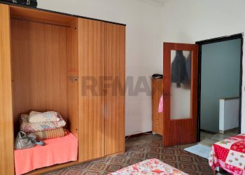 Camera / camera da letto - Trilocale Via Regina Margherita
 
57, Santa Teresa di Riva - foto 5