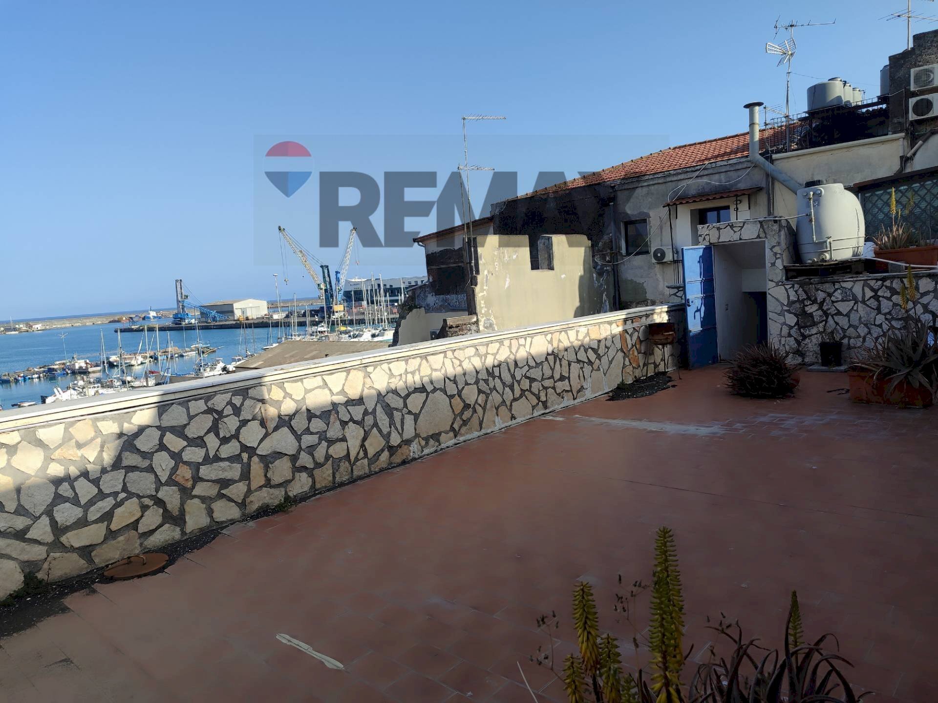 Terrazza - Four-room apartment Vicolo Flavio Gioia
 
33, Catania - photo 1