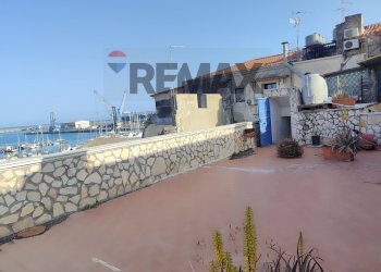 Terrazza - Four-room apartment Vicolo Flavio Gioia
 
33, Catania - photo 16