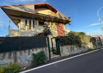 Casa all\'aperto - Quadrilocale VIA DEI CICLAMINI
 
5, San Pietro Clarenza - foto 1