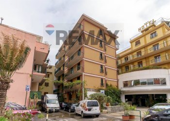 Edificio all\'aperto - Two-room apartment via Nazionale
 
87, Sant'Alessio Siculo - photo 1