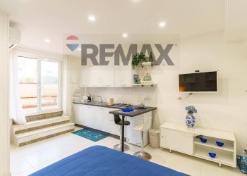 Camera / camera da letto - One-room apartment Via Recanati
 
9, Giardini-Naxos - photo 8