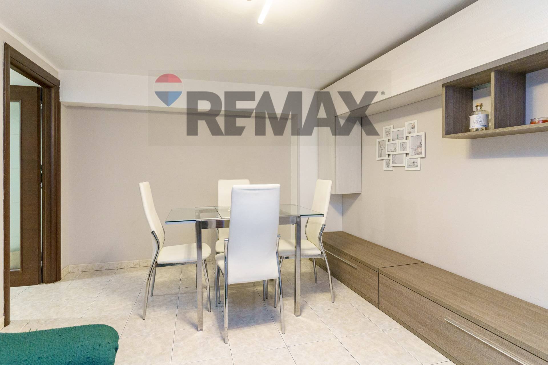 Sala da pranzo - Three-room apartment Via Vincenzo Giuffrida
 
92, Catania - photo 2