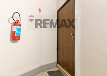 Hall / corridoio - Three-room apartment Via Vincenzo Giuffrida
 
92, Catania - photo 25