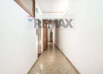 Hall / corridoio - Apartment Via Garibaldi
 
259, Catania - photo 26