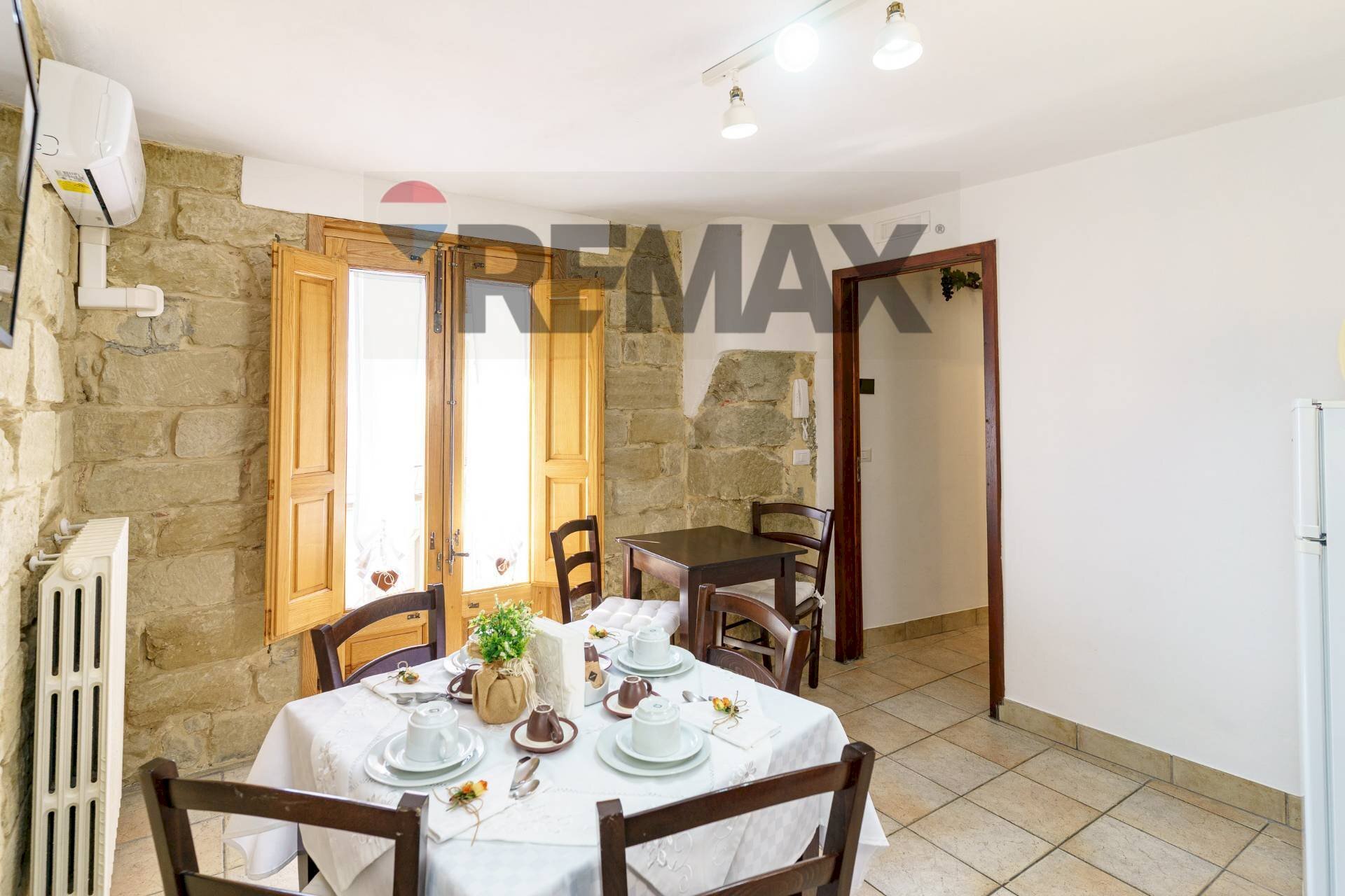 Sala da pranzo - Independent house Via Idria
 
16, Troina - photo 2
