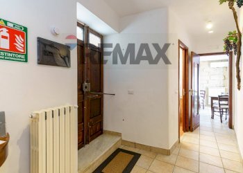 Hall / corridoio - Casa indipendente Via Idria
 
16, Troina - foto 4
