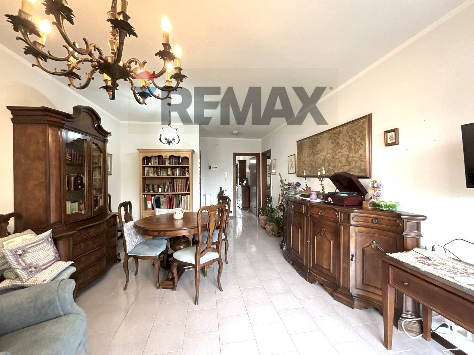 Sala da pranzo - Trilocale Via Capuana
 
56, Rho - foto 1