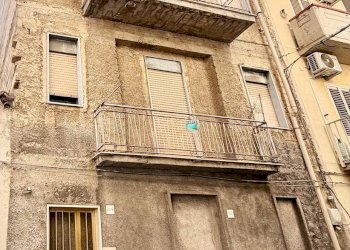 Edificio all\'aperto - Independent house via gorizia
 
44, Lentini - photo 1