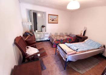 Camera / camera da letto - Semi-detached house Altare - photo 32
