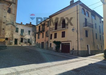 Edificio all\'aperto - Semi-detached house Piazza Vittorio Emanuele II
 
9, Priero - photo 2