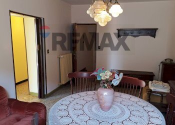 Sala da pranzo - Semi-detached house Piazza Vittorio Emanuele II
 
9, Priero - photo 22