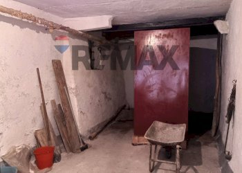 Stanza vuota - Semi-detached house Piazza Vittorio Emanuele II
 
9, Priero - photo 32
