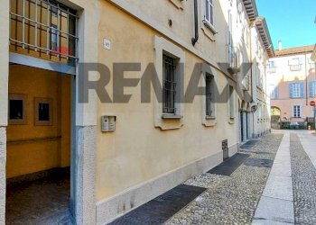 Edificio all\'aperto - Two-room apartment via del teatro
 
12, Pavia - photo 1