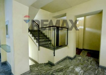 Scale - Two-room apartment via del teatro
 
12, Pavia - photo 2