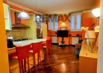 Sala da pranzo - Two-room apartment via del teatro
 
12, Pavia - photo 3