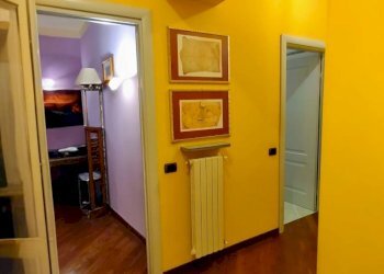 Hall / corridoio - Two-room apartment via del teatro
 
12, Pavia - photo 6