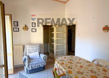 Sala da pranzo - Quadrilocale Via Amicangelo Ricci
 
55, Foggia - foto 3