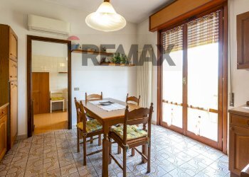 Sala da pranzo - Casa indipendente Località  San Faustino
 
15, Fidenza - foto 38
