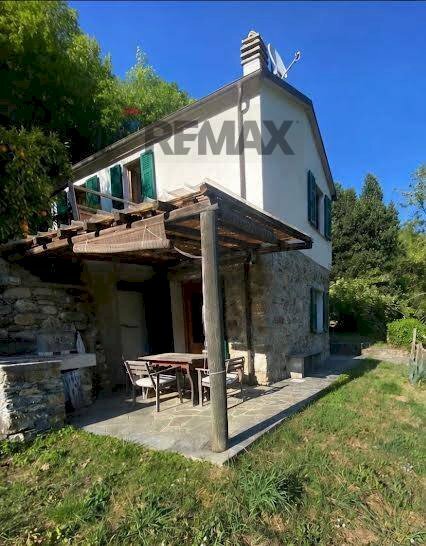 Casa all\'aperto - Casa indipendente Via Fiume
 
29, Castiglione Chiavarese - foto 1