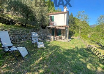 Giardino - Casa indipendente Via Fiume
 
29, Castiglione Chiavarese - foto 4