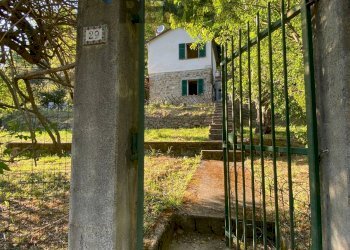 Giardino - Casa indipendente Via Fiume
 
29, Castiglione Chiavarese - foto 28