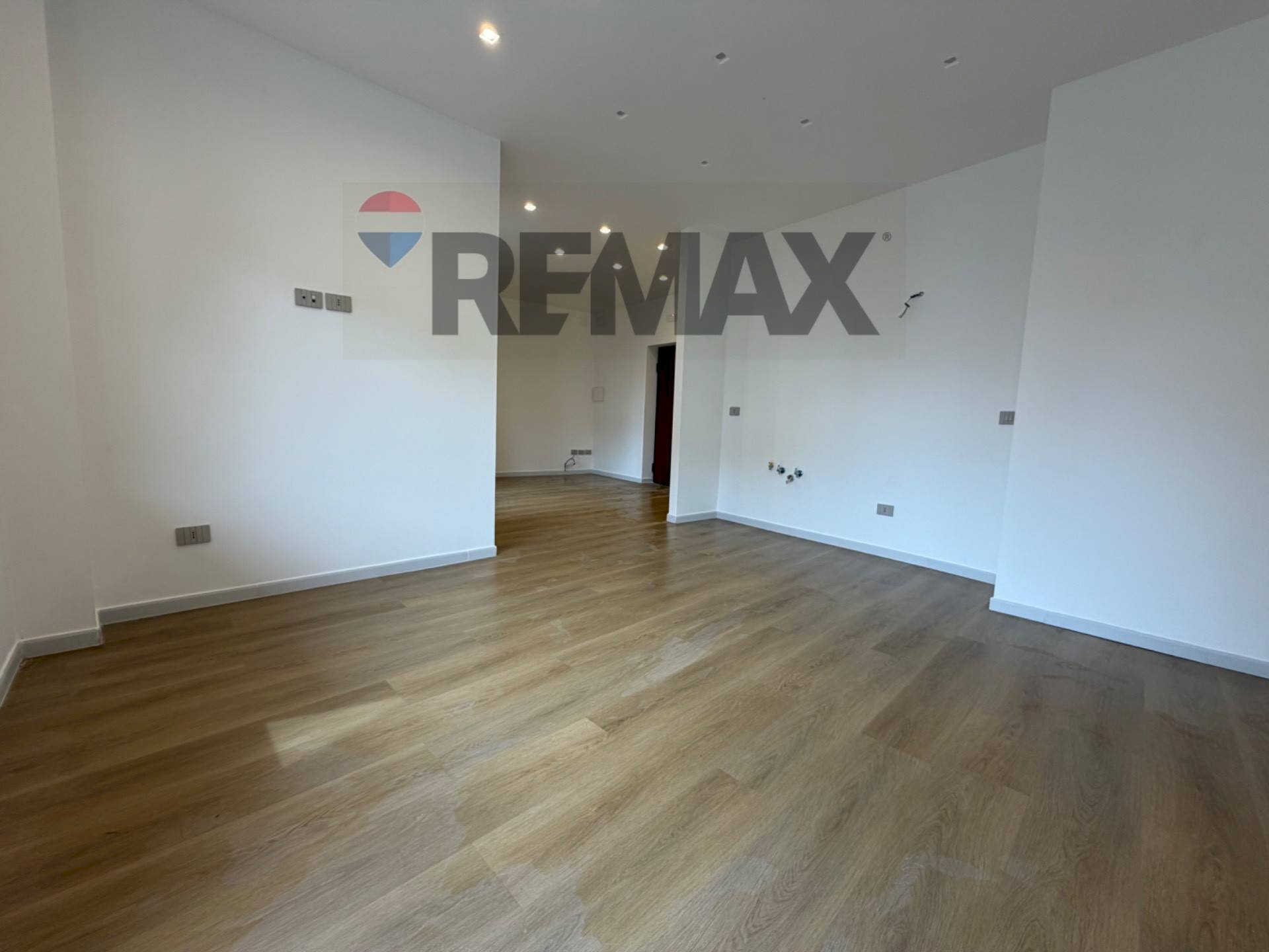 Stanza vuota - Trilocale Viale Colli Aminei
 
38, Napoli - foto 1
