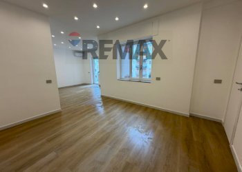 Stanza vuota - Trilocale Viale Colli Aminei
 
38, Napoli - foto 4