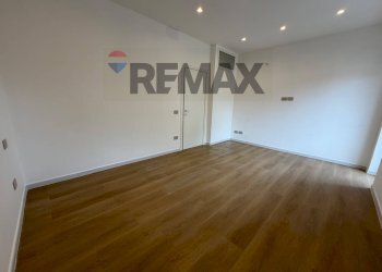 Stanza vuota - Trilocale Viale Colli Aminei
 
38, Napoli - foto 14