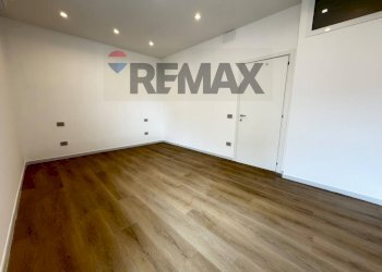 Stanza vuota - Trilocale Viale Colli Aminei
 
38, Napoli - foto 16