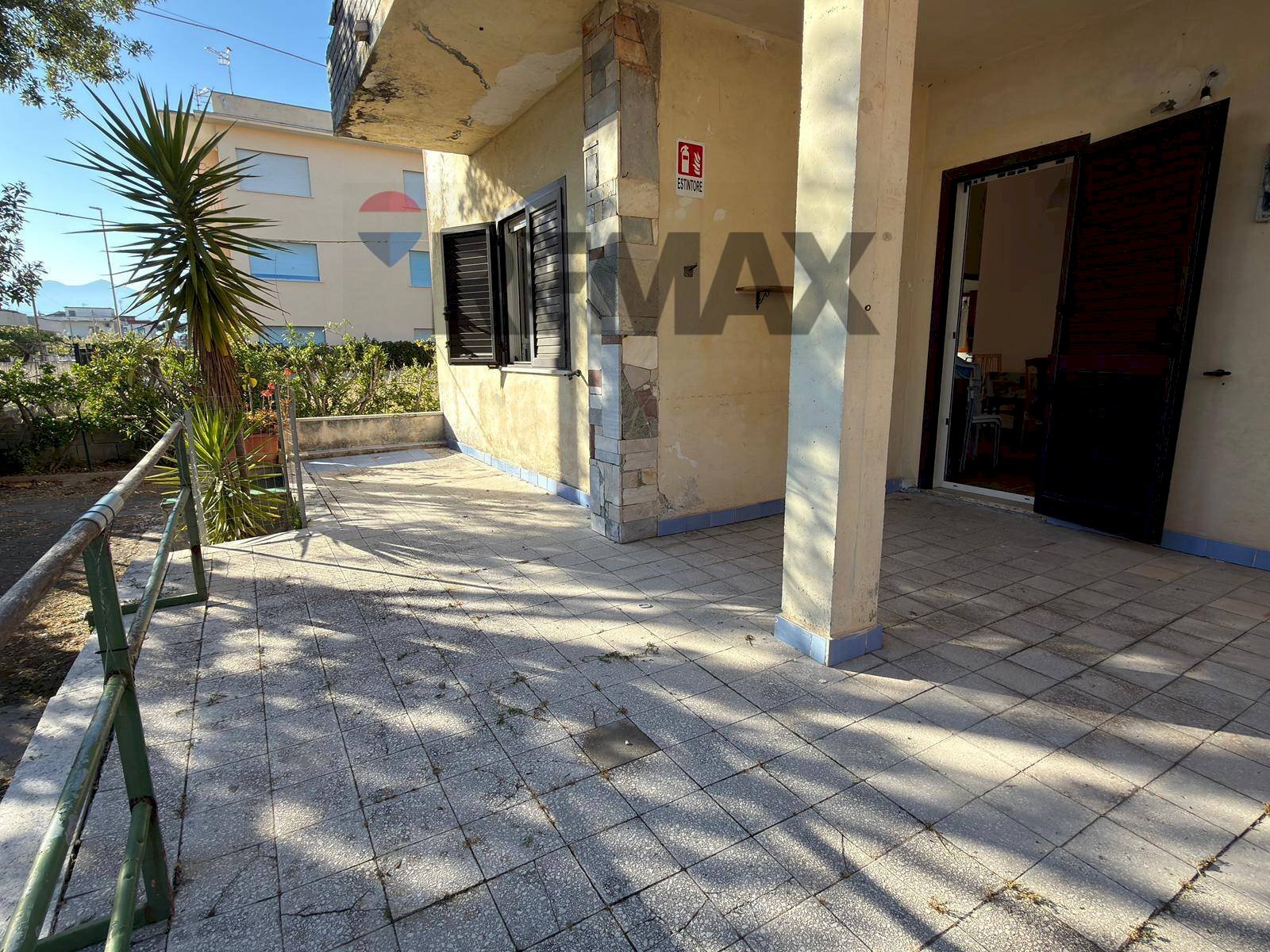 Terrazza - Three-room apartment Via Cristoforo Colombo
 
165, Minturno - photo 1