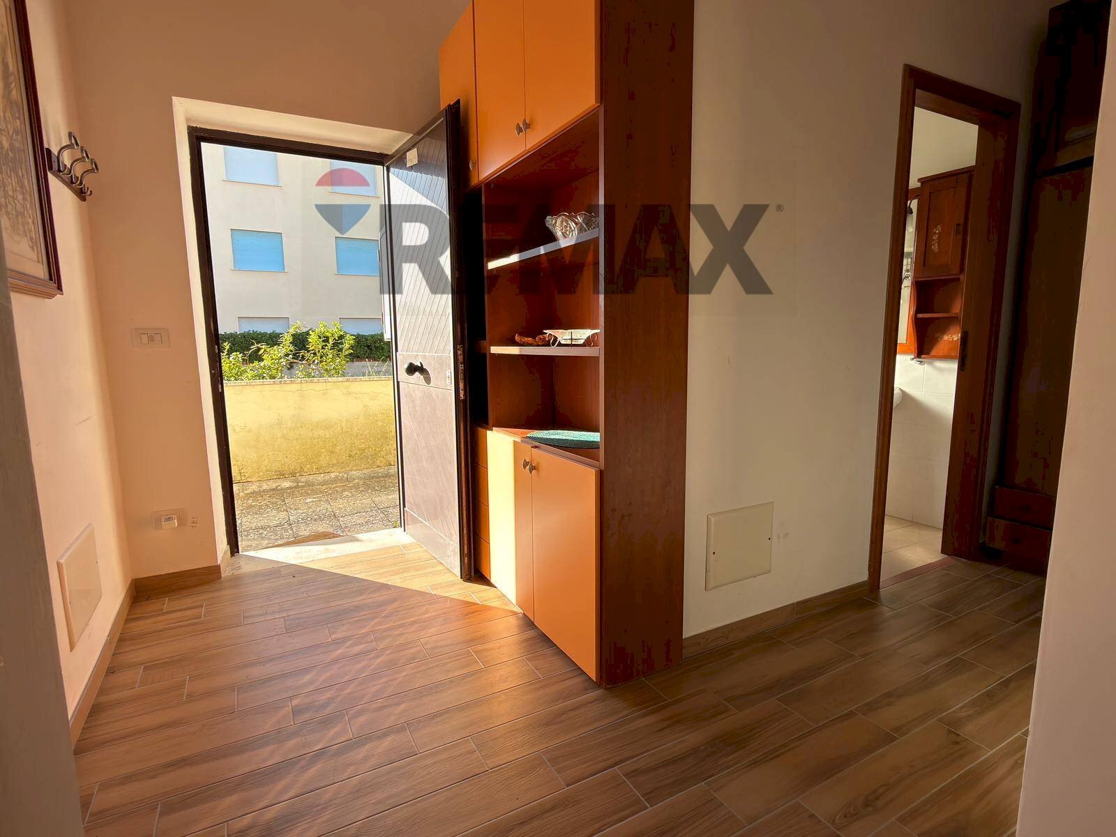 Hall / corridoio - Three-room apartment Via Cristoforo Colombo
 
165, Minturno - photo 3