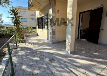 Terrazza - Three-room apartment Via Cristoforo Colombo
 
165, Minturno - photo 1