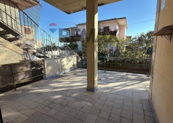 Terrazza - Three-room apartment Via Cristoforo Colombo
 
165, Minturno - photo 2