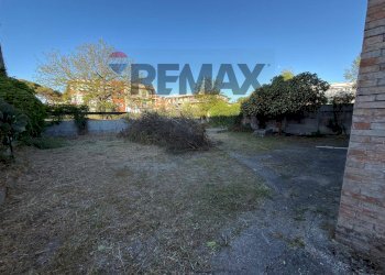 Giardino - Three-room apartment Via Cristoforo Colombo
 
165, Minturno - photo 9