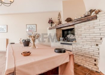Sala da pranzo - Villa via degli ubriachi
 
snc, Sant'Angelo Romano - photo 10