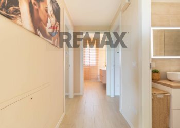 Hall / corridoio - Trilocale via Montello
 
4, Brugherio - foto 15