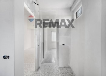 Hall / corridoio - Three-room apartment Via Monte Santo
 
21, Cinisello Balsamo - photo 18