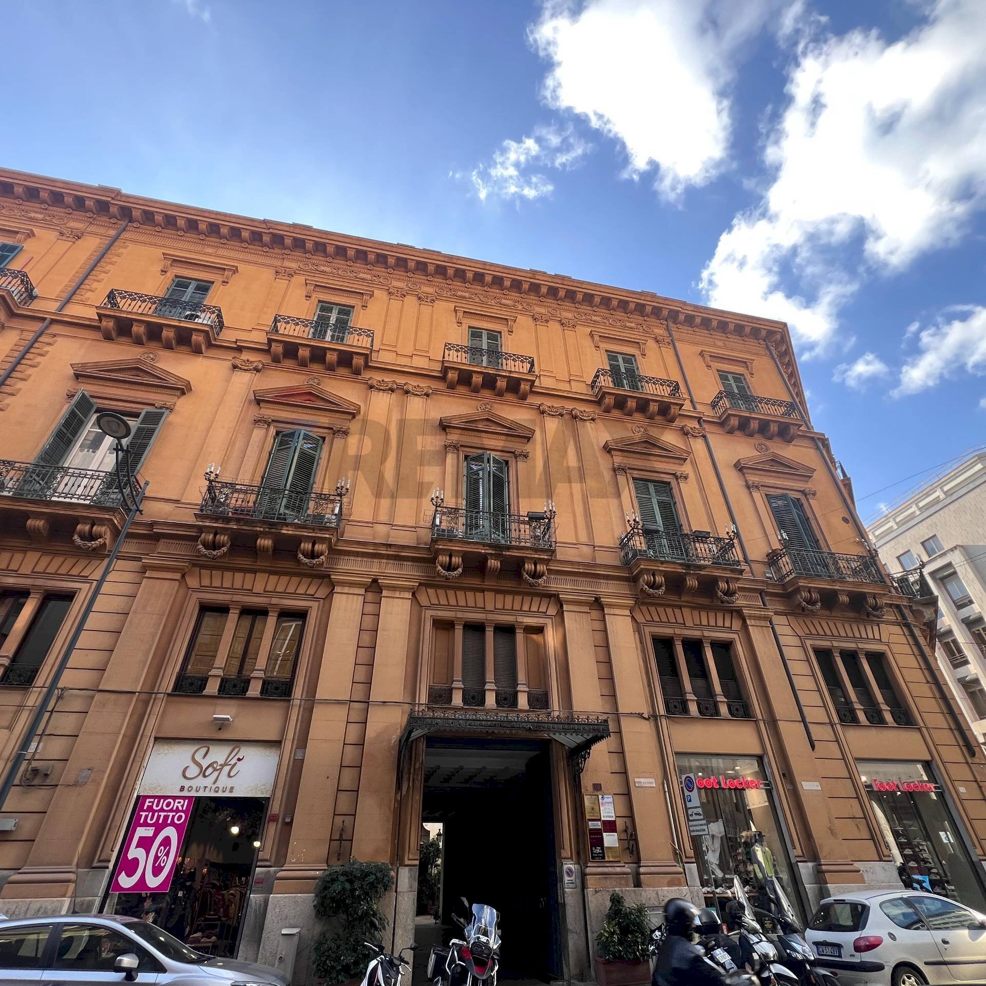 Edificio all\'aperto - Commercial Premises Via Mariano Stabile
 
172, Palermo - photo 2