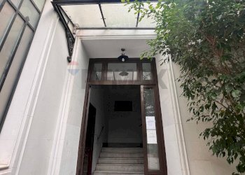 Parcheggio - Commercial Premises Via Mariano Stabile
 
172, Palermo - photo 4