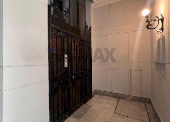 Edificio all\'aperto - Commercial Premises Via Mariano Stabile
 
172, Palermo - photo 6