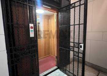 Ricezione / Lobby - Commercial Premises Via Mariano Stabile
 
172, Palermo - photo 7