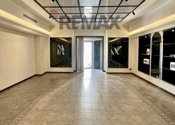 Ricezione / Lobby - Commercial Premises Via Mariano Stabile
 
172, Palermo - photo 9