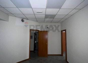 Stanza vuota - Commercial Premises Via Mariano Stabile
 
172, Palermo - photo 15
